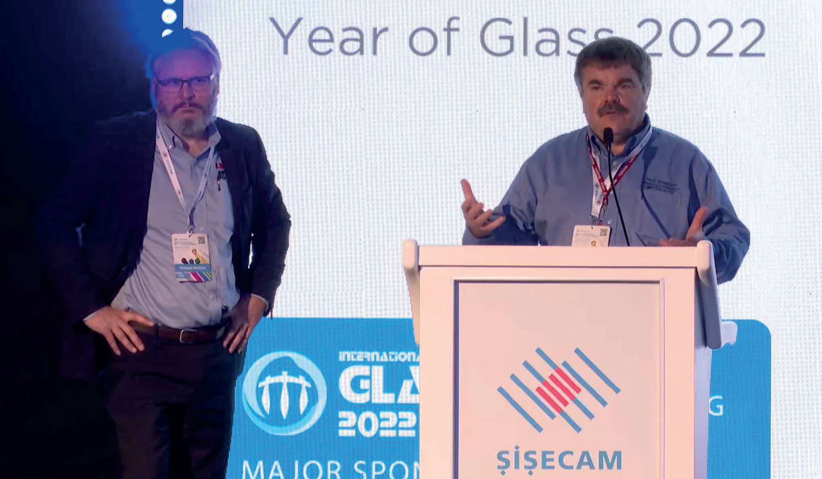 Philippe Kerbois & Neil Simpson presenting at the Sisecam Conference 2022 in Istanbul 