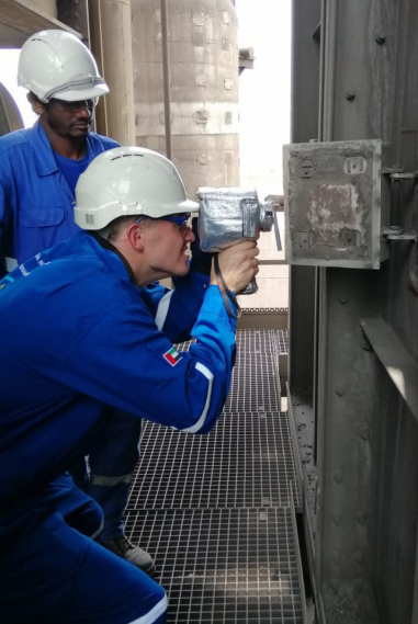 What is the Right Wavelength for Hydrocarbon and Petrochemical Industry Furnace Applications?