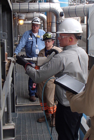 What is the Right Wavelength for Hydrocarbon and Petrochemical Industry Furnace Applications?